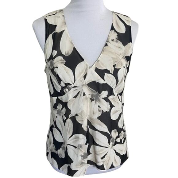 Banana Republic Floral Silk Sleeveless Blouse in Kohl – EUC Size 4 - Picture 2 of 5
